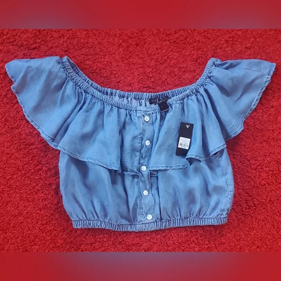 Crop Top - Picture 1 of 3